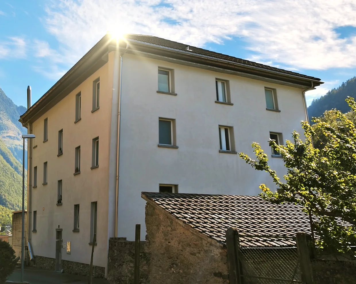 Casa Gatti vista dalla strada dopo la ristrutturazione del 2023